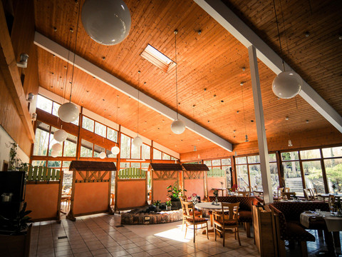 Restaurant 2